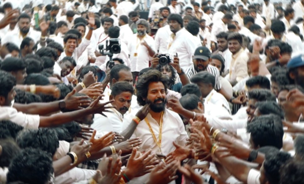 நற்பணி இயக்க நிர்வாகிகளை நடிகர் சிவகார்த்திகேயன் சந்தித்தபோது...